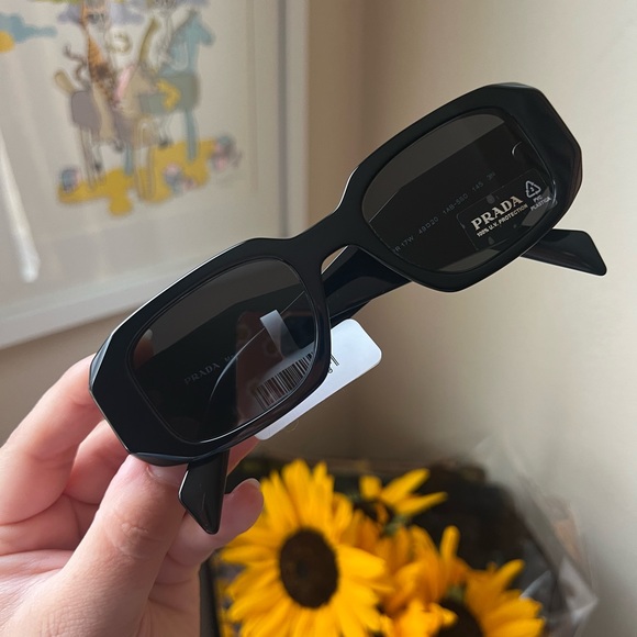 🌻PRADA rectangle spr17w sunglasses 🌸 - Picture 13 of 14